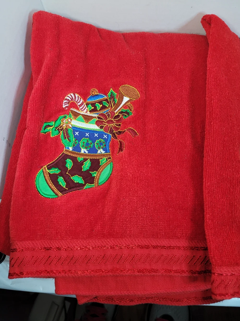 Vintage 100% Cotton Christmas Towel, Hand Towel, And Wash Cloth (R)
